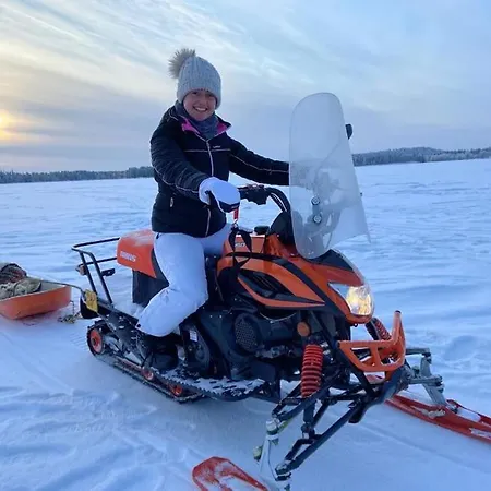 Luxury Aurora Glass Igloo, Hot Tub & Sauna *