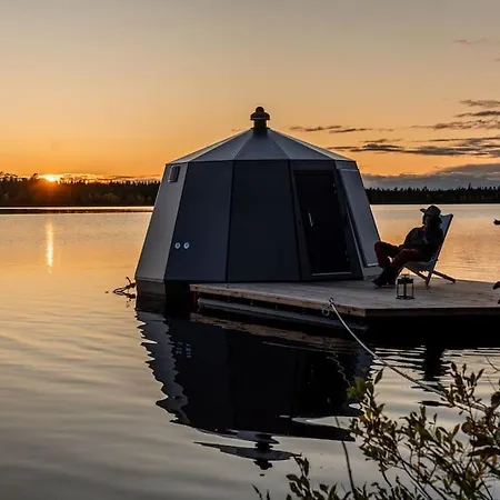 Luxury Aurora Glass Igloo, Hot Tub & Sauna