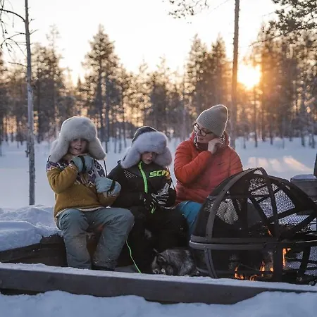 Luxury Aurora Glass Igloo, Hot Tub & Sauna * Rovaniemi