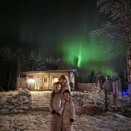 Chalet Luxury Aurora Glass Igloo, Hot Tub & Sauna *