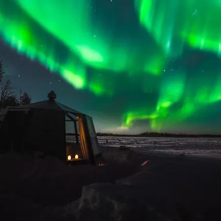 Luxury Aurora Glass Igloo, Hot Tub & Sauna