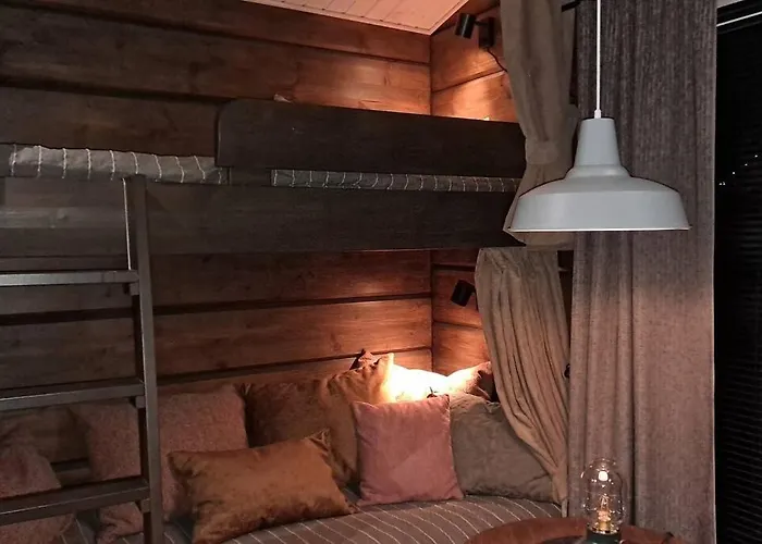 Luxury Aurora Glass Igloo, Hot Tub & Sauna * Rovaniemi