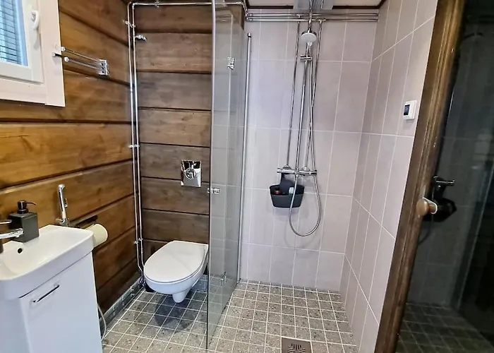 Chalet Luxury Aurora Glass Igloo, Hot Tub&sauna