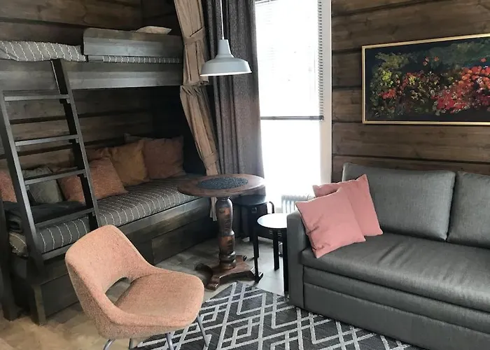 Chalet Luxury Aurora Glass Igloo, Hot Tub&sauna *