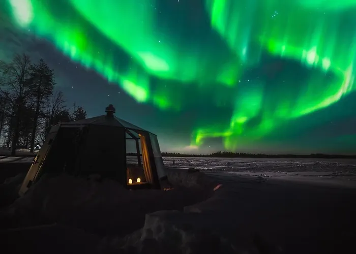 Luxury Aurora Glass Igloo, Hot Tub&sauna