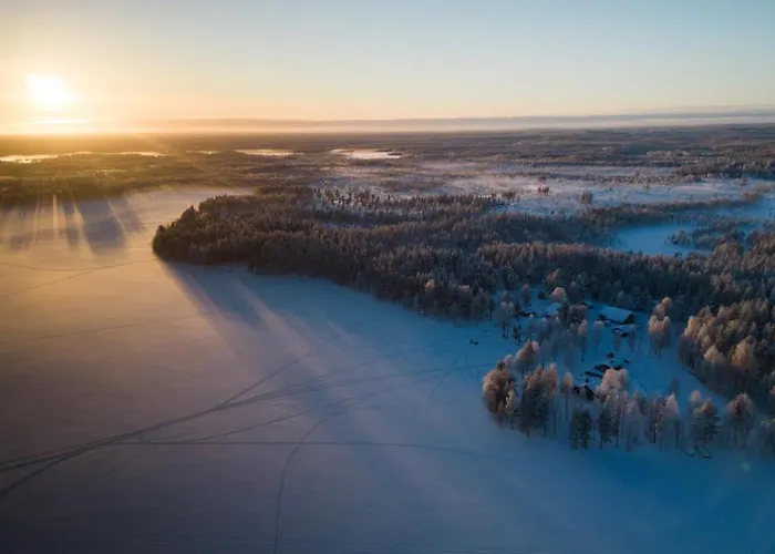 Alpesi faház Luxury Aurora Glass Igloo, Hot Tub & Sauna Rovaniemi