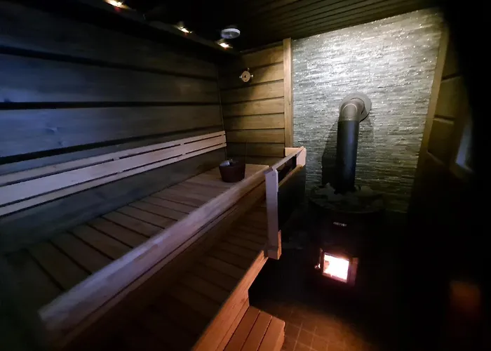 Alpesi faház Luxury Aurora Glass Igloo, Hot Tub & Sauna Rovaniemi